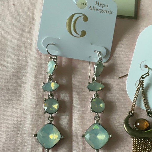 7 Pairs of Assorted Beautiful Earrings 🔥❤️🔥💕🔥💙🔥💚 - Picture 6 of 8